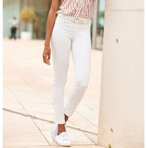 Lascana cropped skinny pants in bright white! NEVER WORN!